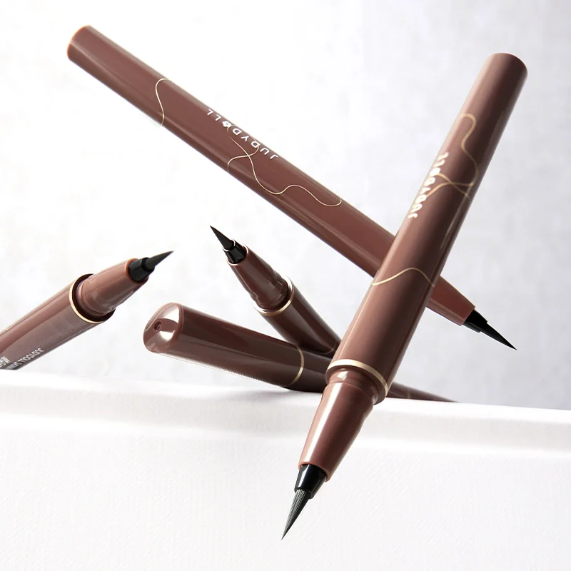 Blooming Liquid Eyeliner - Image 3